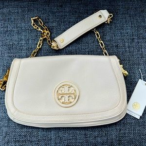 Tory Burch Amanda Logo Clutch